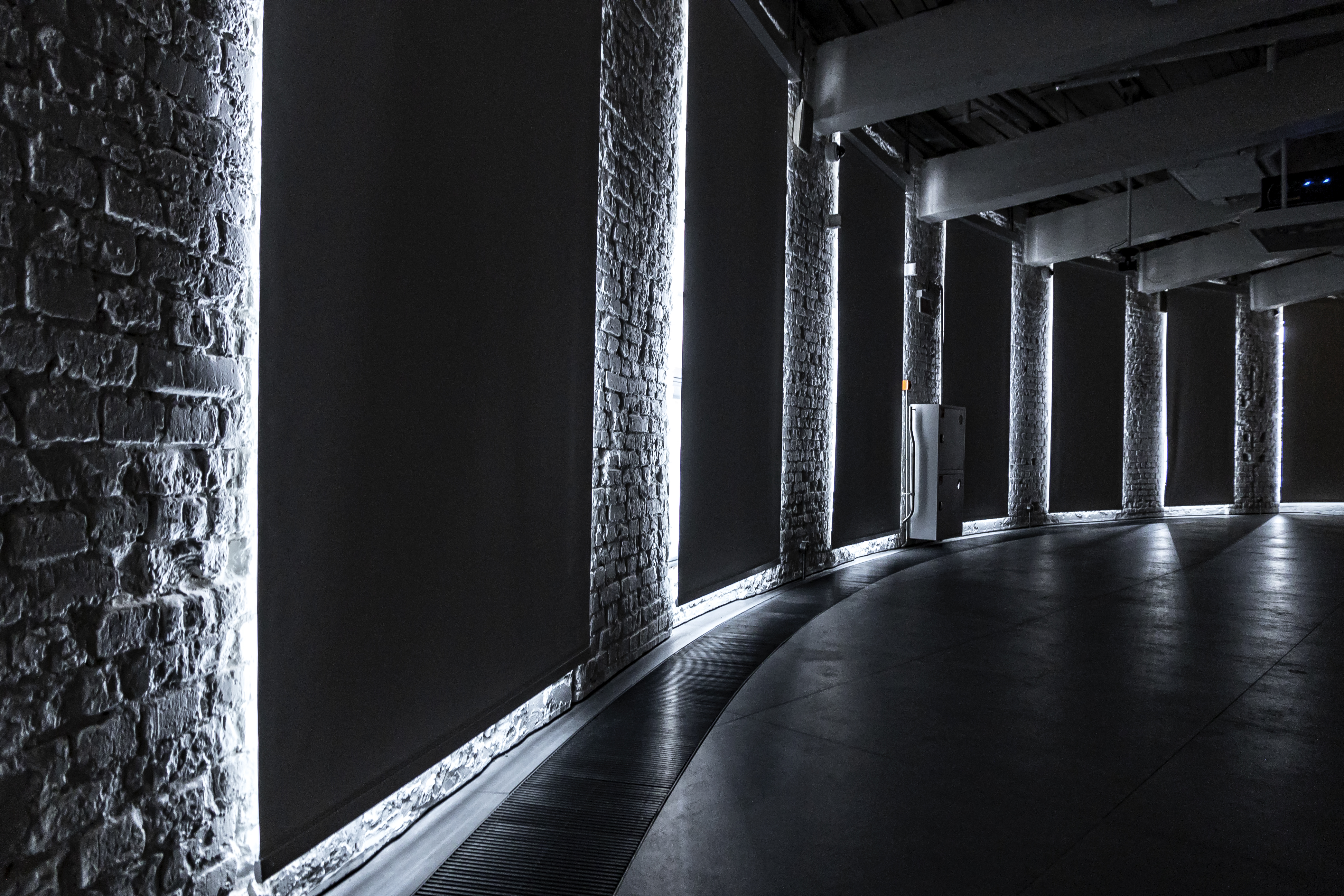 ЗОТОВ — общий вид мультимедийной сцены